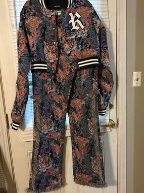Rena Black Tapestry Stacked Pant - Multicolor Tapestry Print & Crop top jacket